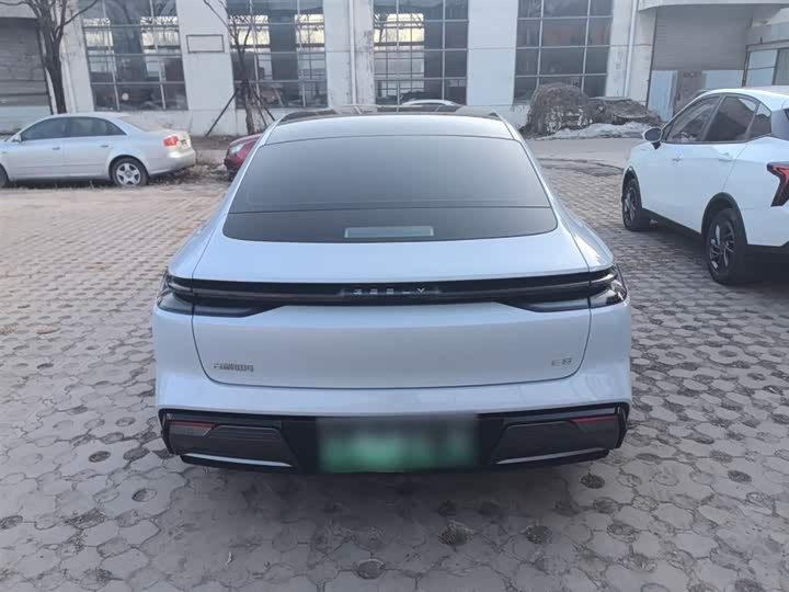 Фото 6 - Geely Galaxy E8