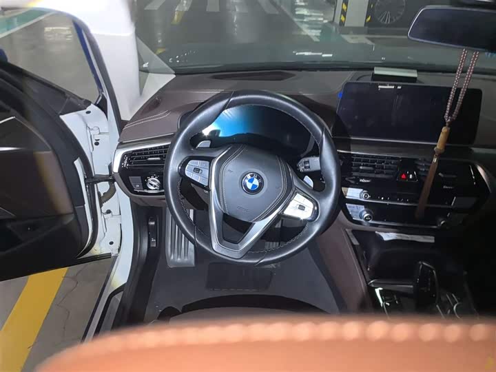 Фото 3 - BMW 5 Series