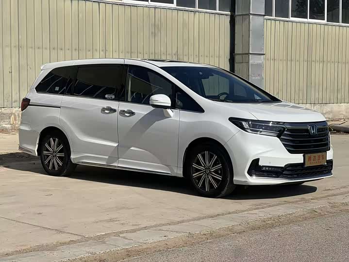 Фото 3 - Honda Odyssey