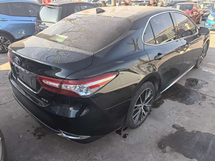 Фото 5 - Toyota Camry