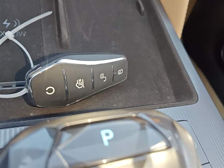 Фото 9 - BYD Song L DM-i Hybrid