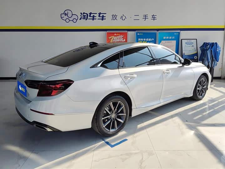 Фото 3 - Honda Inspire