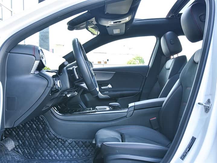 Фото 4 - Mercedes-Benz A-Class