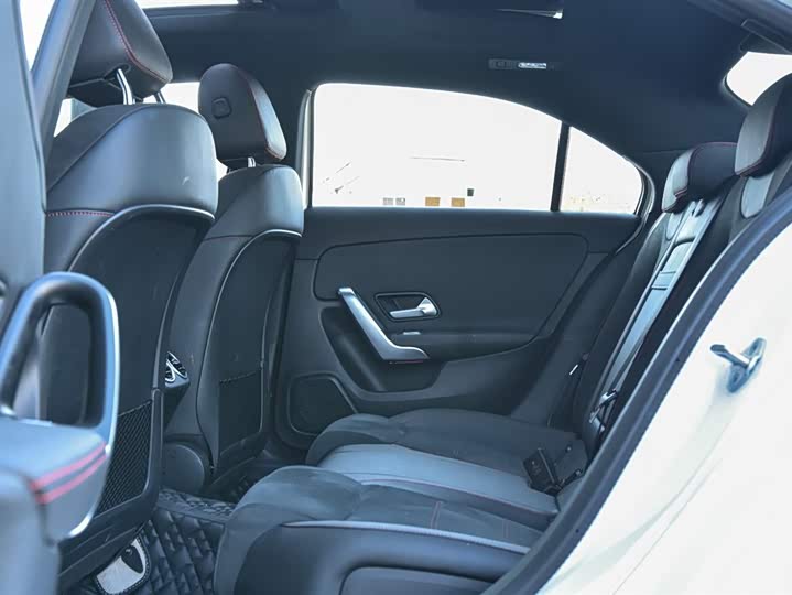 Фото 5 - Mercedes-Benz A-Class