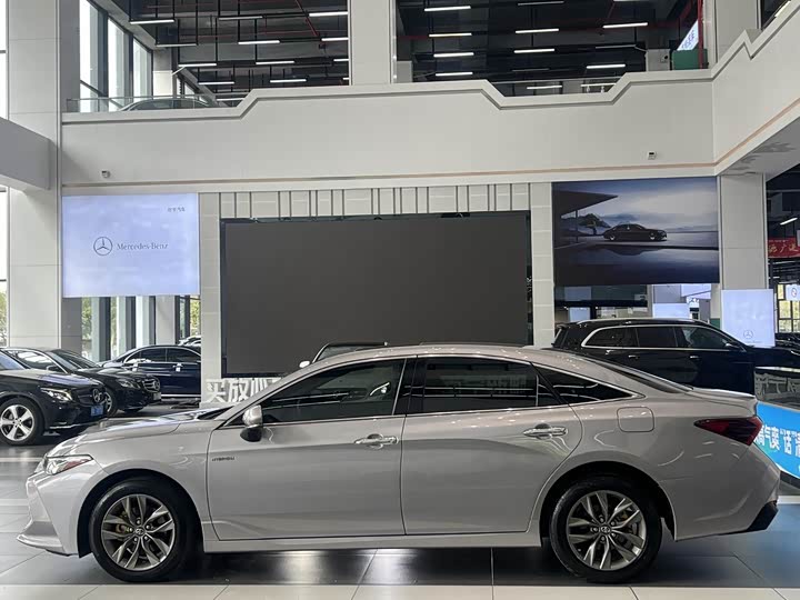 Фото 4 - Toyota Avalon