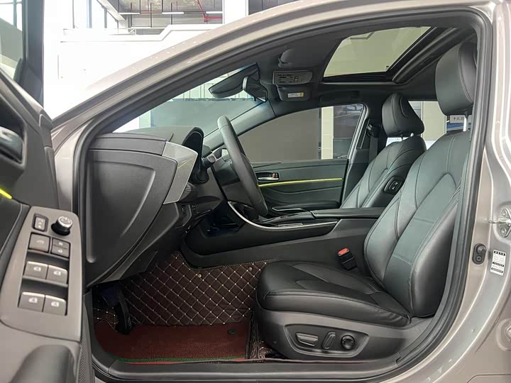 Фото 5 - Toyota Avalon