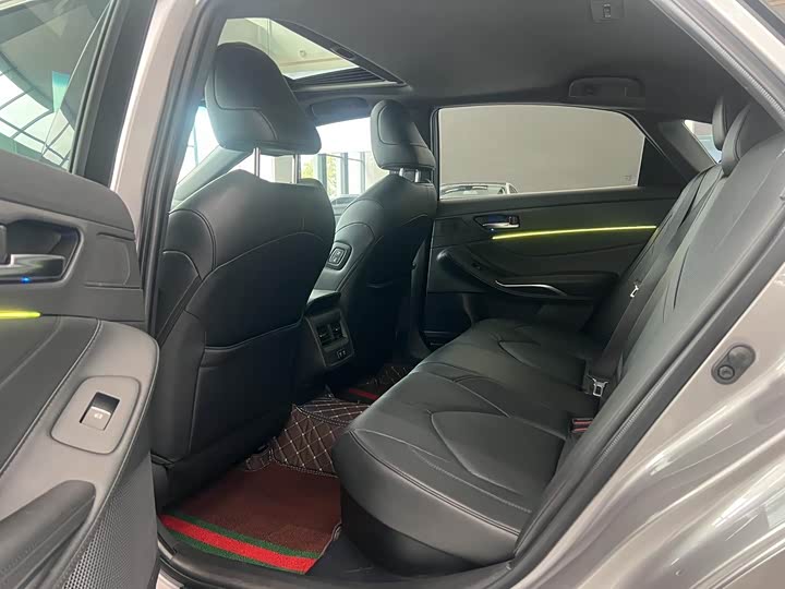 Фото 6 - Toyota Avalon