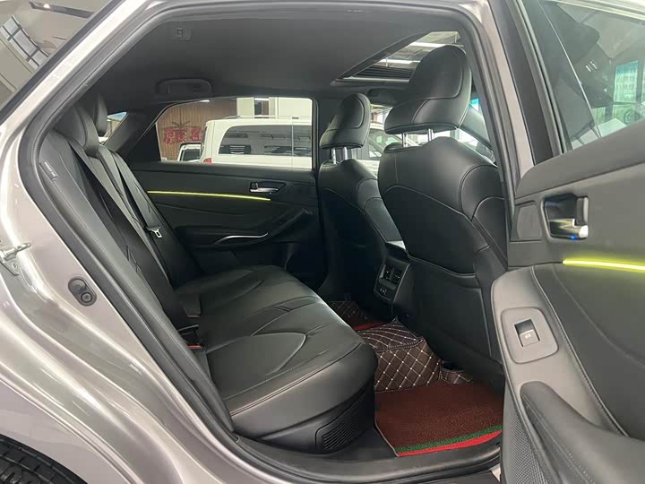 Фото 7 - Toyota Avalon