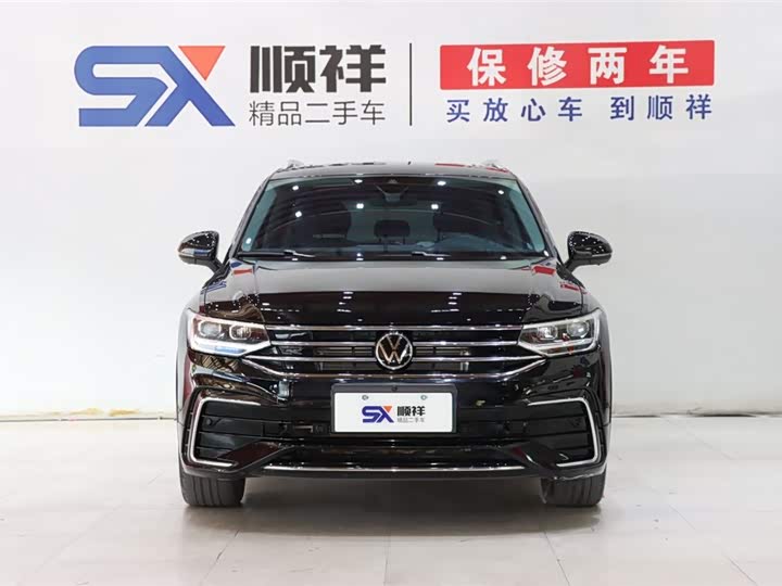 Фото 2 - Volkswagen Tiguan L Pro