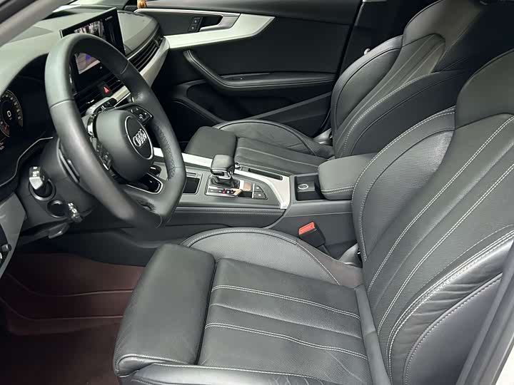 Фото 6 - Audi A4L