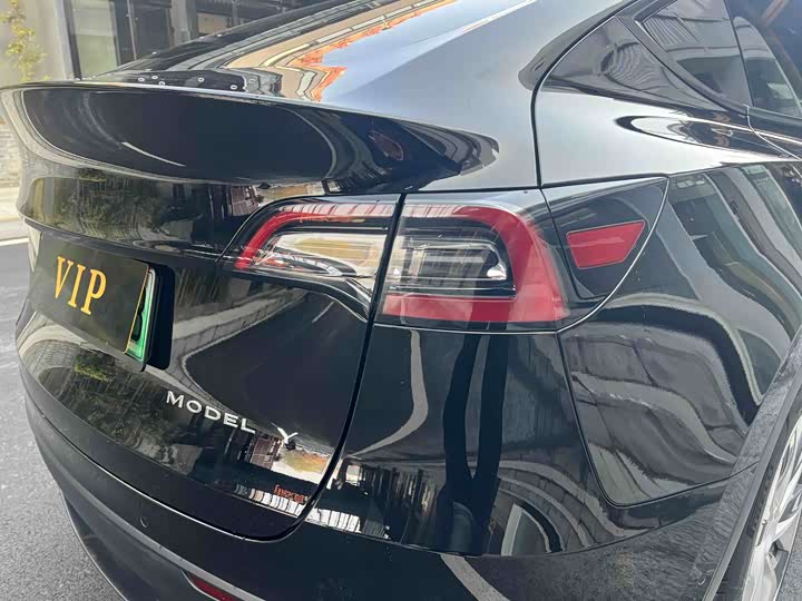 Фото 8 - Tesla Model Y