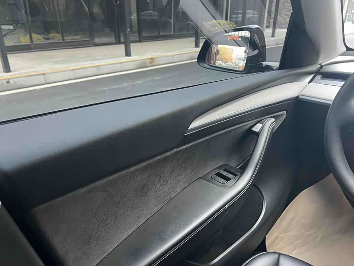 Фото 9 - Tesla Model Y