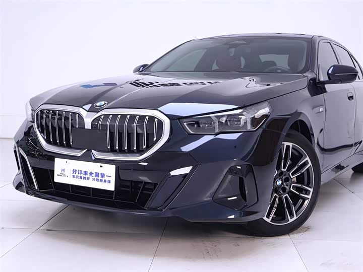 Фото 3 - BMW 5 Series
