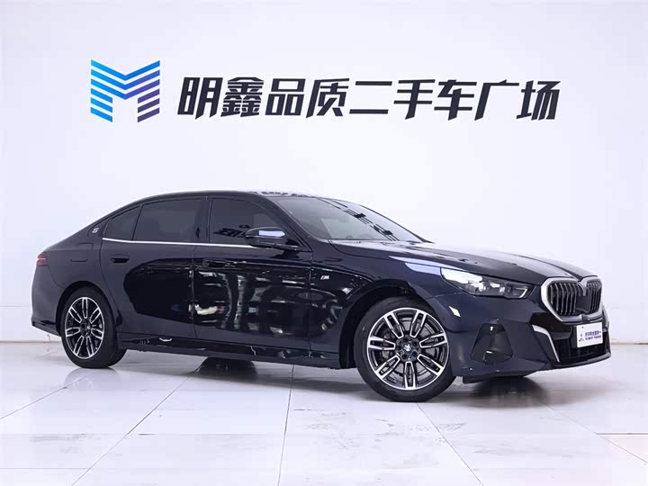 Фото 5 - BMW 5 Series