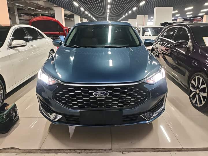 Фото 3 - Ford Escort