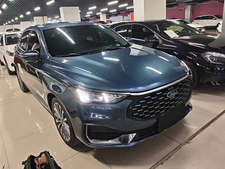 Фото 4 - Ford Escort