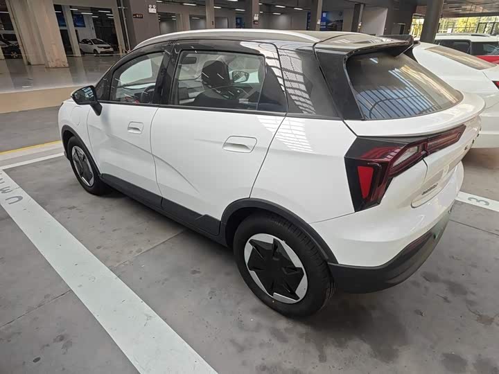 Фото 5 - Geely Geometry E Firefly