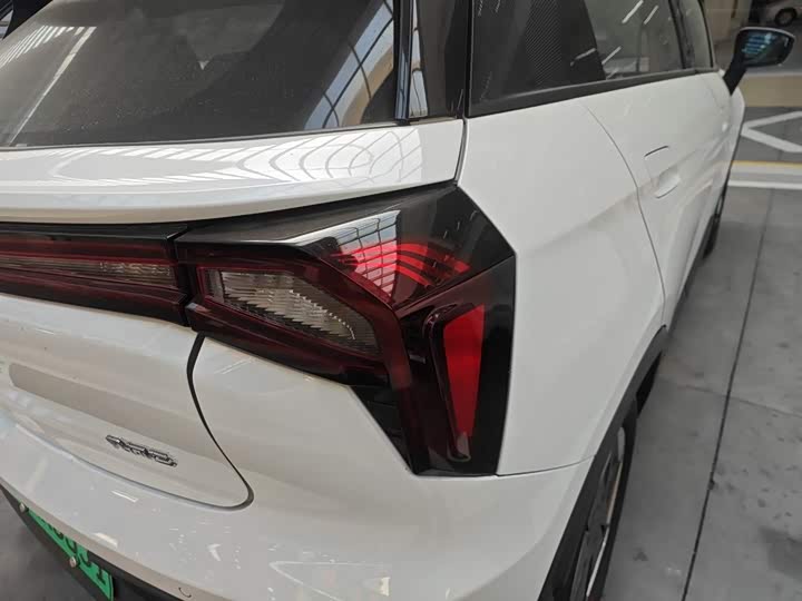 Фото 8 - Geely Geometry E Firefly