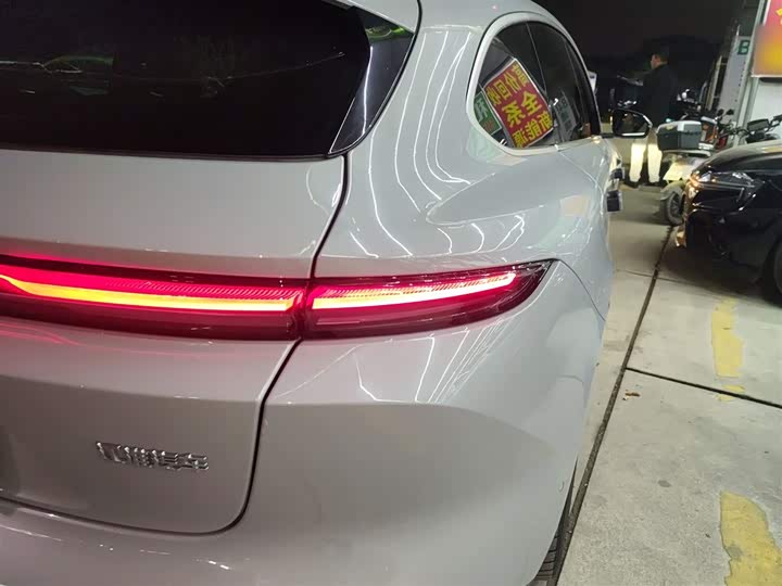 Фото 8 - Nio ET5T