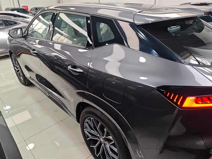 Фото 5 - Changan UNI-Z Hybrid