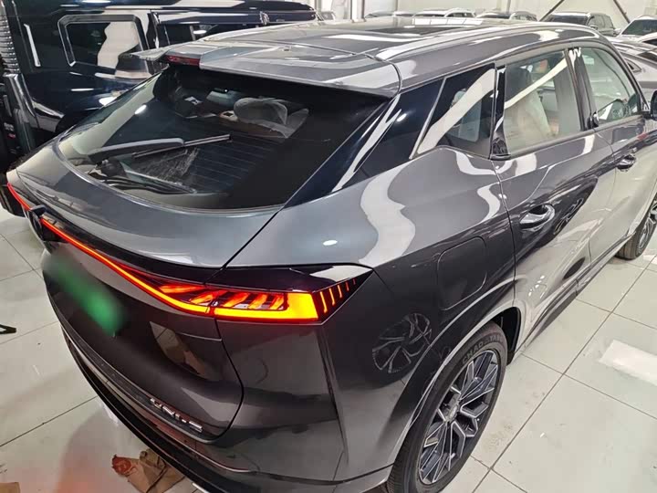 Фото 7 - Changan UNI-Z Hybrid