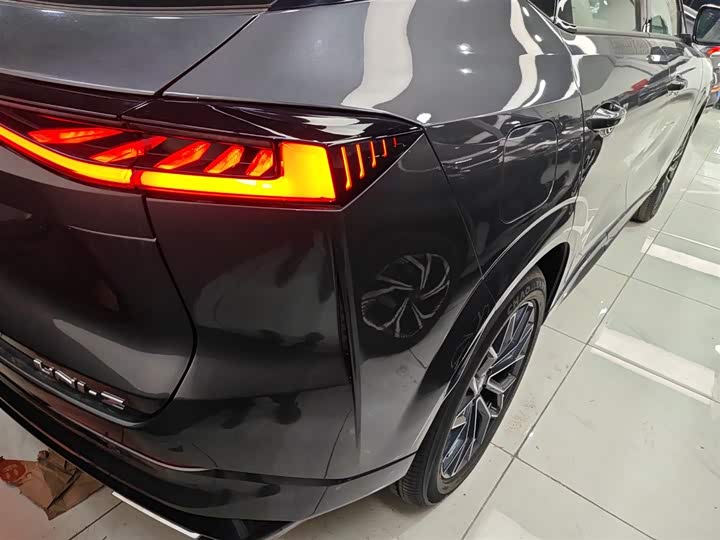 Фото 8 - Changan UNI-Z Hybrid