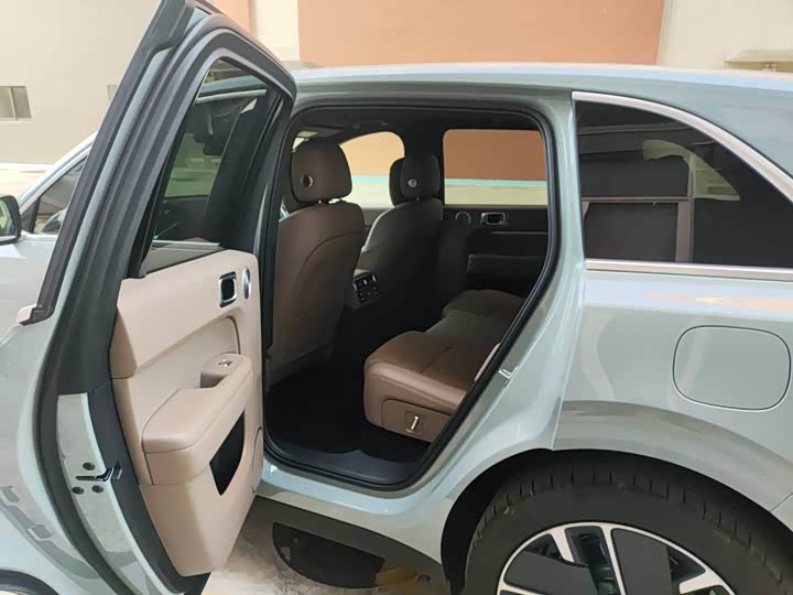 Фото 7 - LiXiang L6