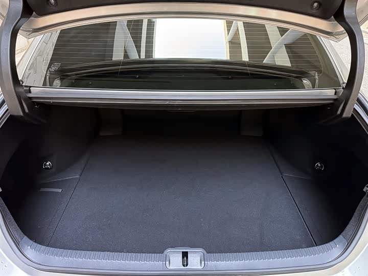 Фото 8 - Lexus ES