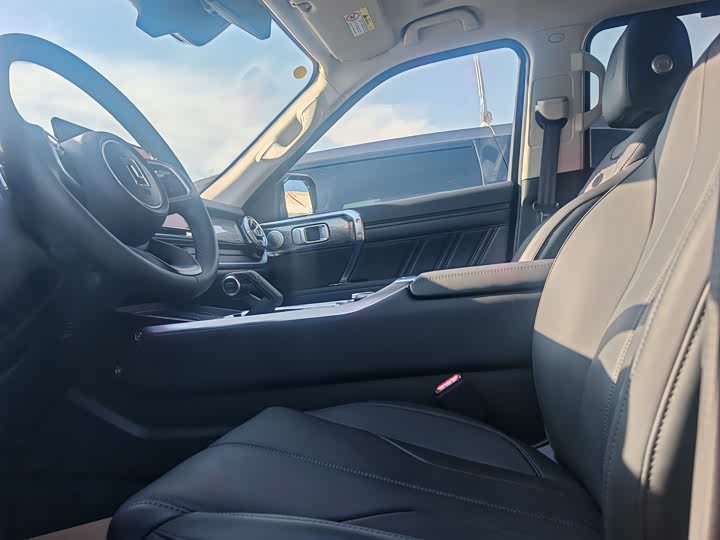 Фото 7 - Tank 400 Hybrid