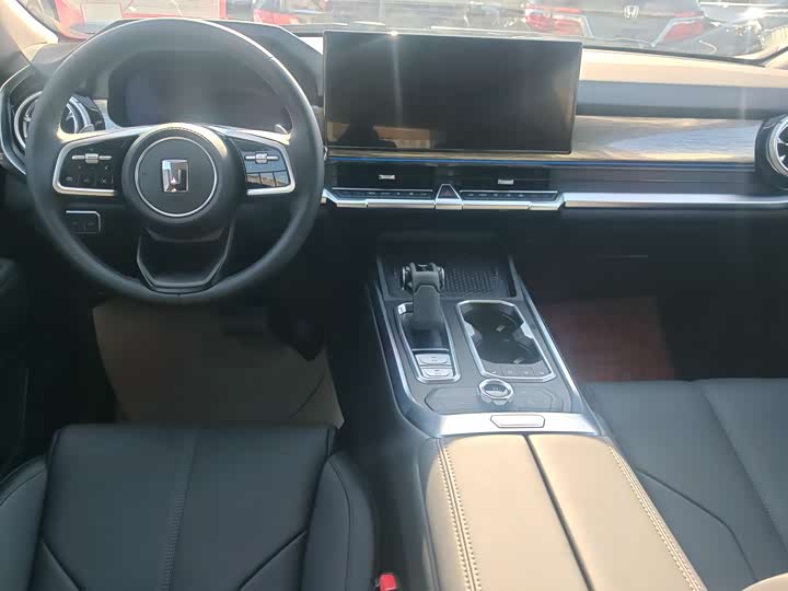 Фото 9 - Tank 400 Hybrid