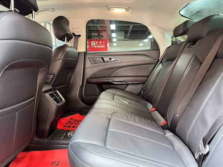 Фото 8 - Ford Taurus