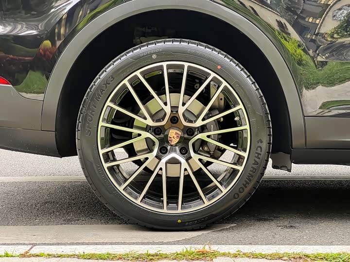 Фото 8 - Porsche Cayenne