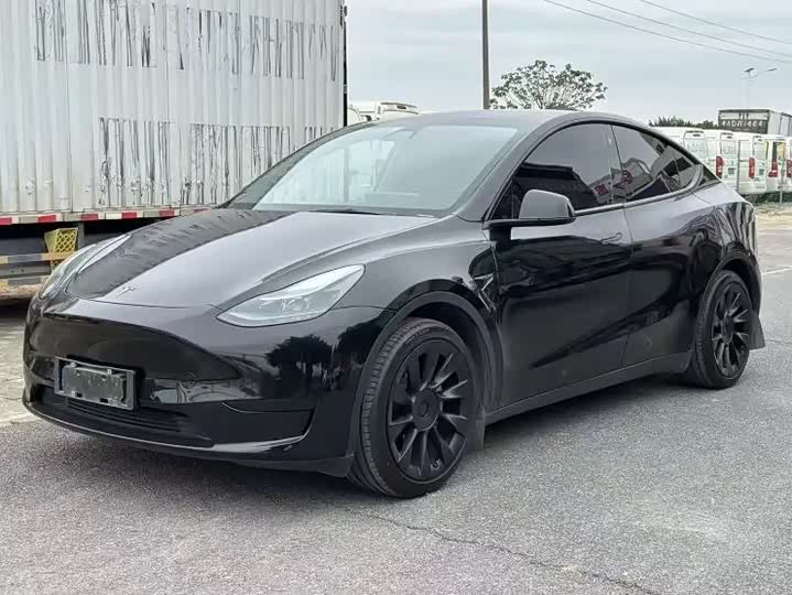 Фото 1 - Tesla Model Y