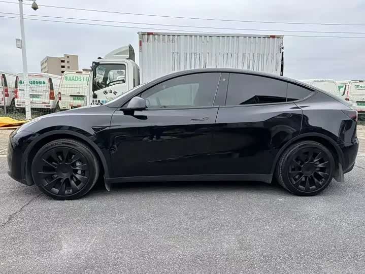 Фото 3 - Tesla Model Y