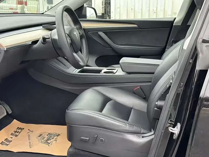 Фото 6 - Tesla Model Y