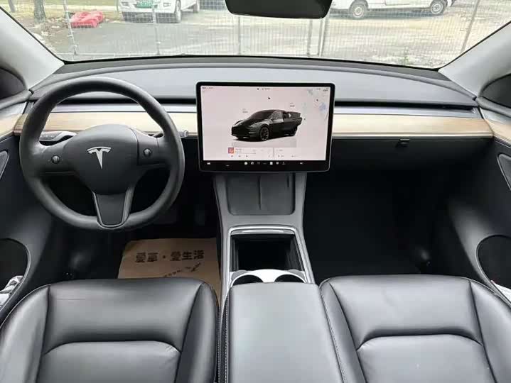 Фото 8 - Tesla Model Y