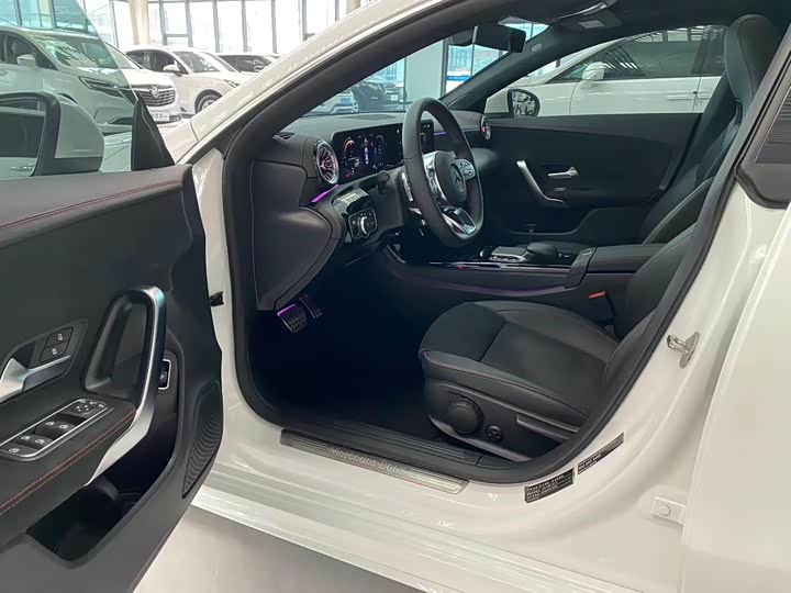 Фото 6 - Mercedes-Benz CLA-Class