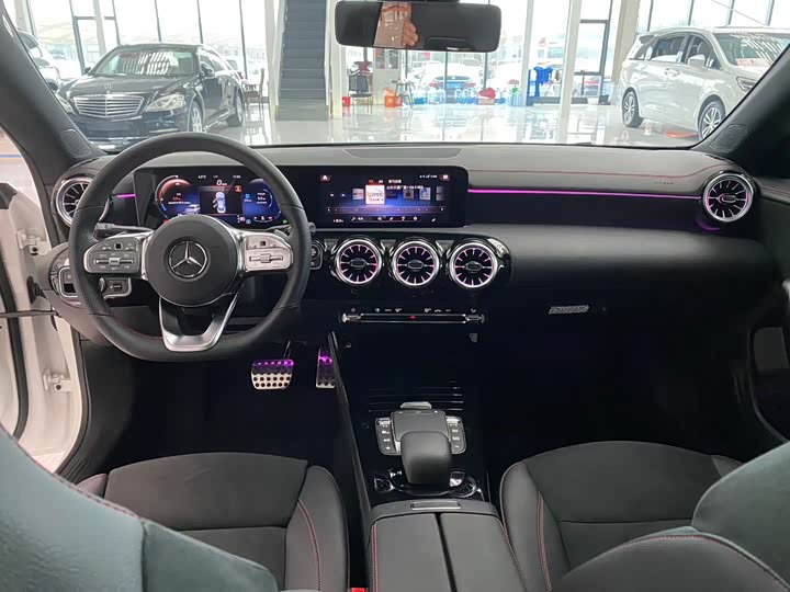 Фото 8 - Mercedes-Benz CLA-Class