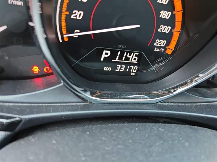 Фото 5 - Toyota Yaris L Hatchback