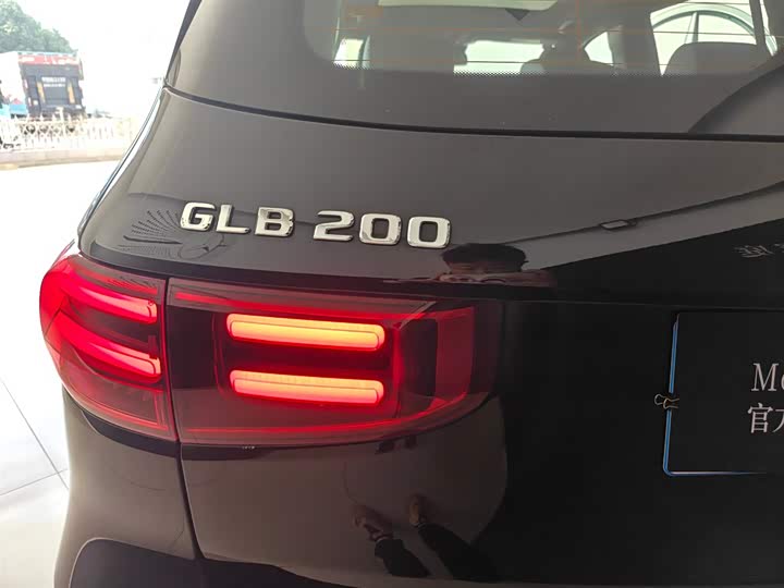 Фото 8 - Mercedes-Benz GLB-Class