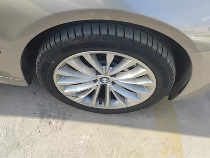 Фото 6 - BMW 5 Series