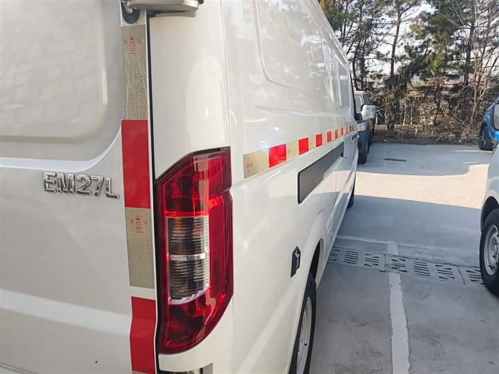 Фото 8 - Dongfeng EM27