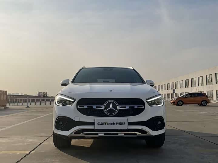Фото 2 - Mercedes-Benz GLA-Class