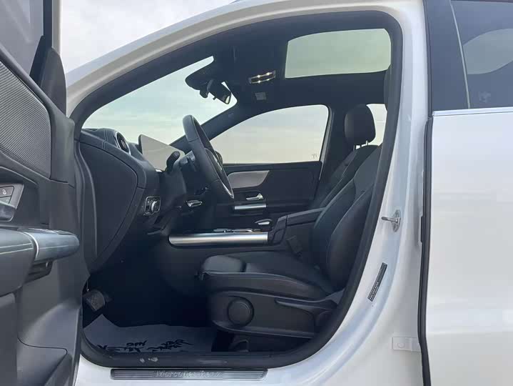 Фото 4 - Mercedes-Benz GLA-Class