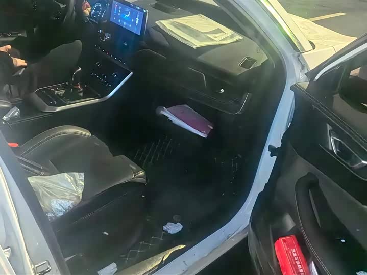 Фото 8 - Chery Tiggo 8