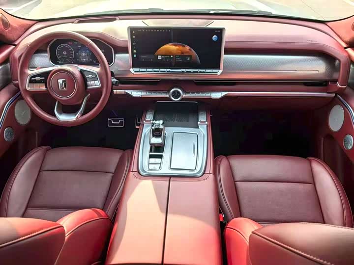 Фото 6 - Tank 700 Hybrid