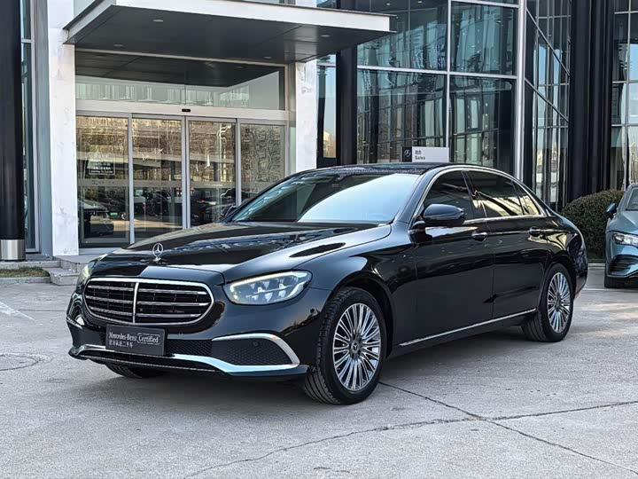 Фото 1 - Mercedes-Benz E-Class