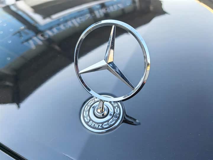 Фото 4 - Mercedes-Benz E-Class