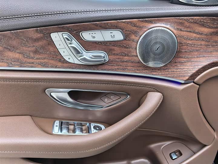 Фото 6 - Mercedes-Benz E-Class