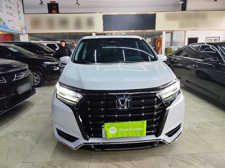 Фото 3 - Honda Elysion